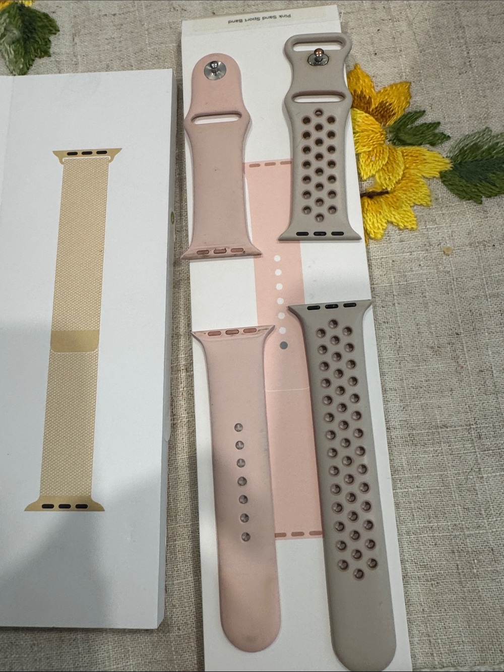 Bundle of 4 Apple Watch 44MM s/m bands - Picture 6 of 8
